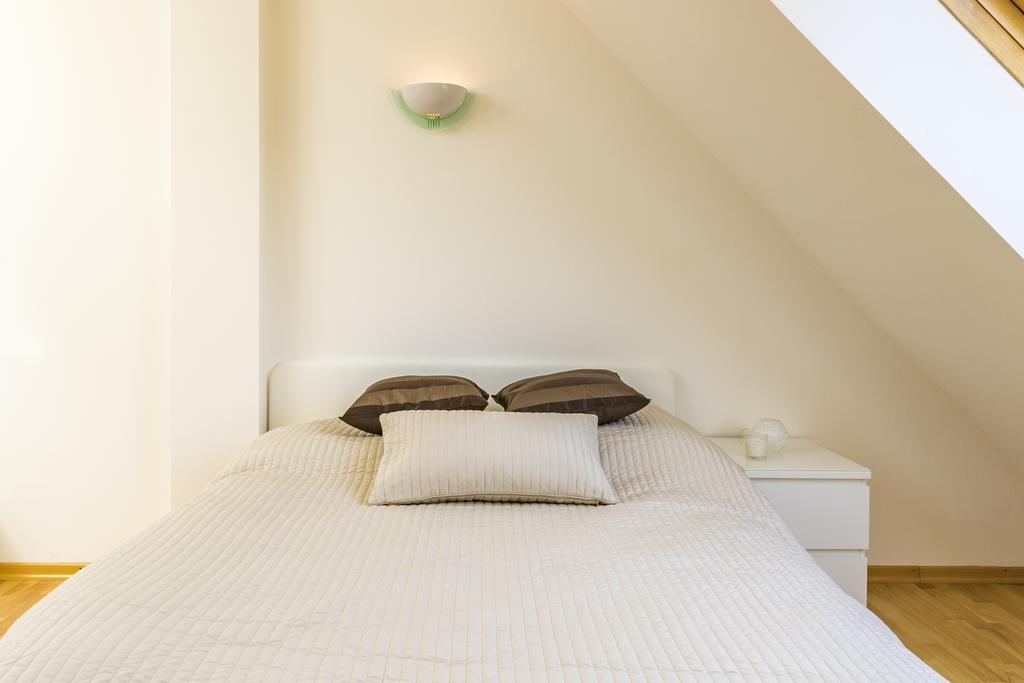 Maisonette Apartment Am Bahnhof - Adults Only Innsbruck Kültér fotó