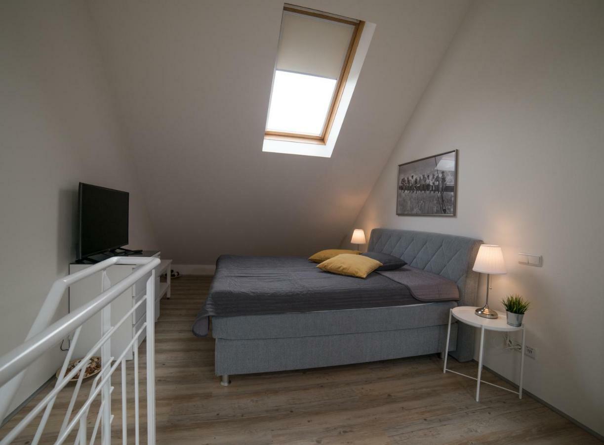 Maisonette Apartment Am Bahnhof - Adults Only Innsbruck Kültér fotó