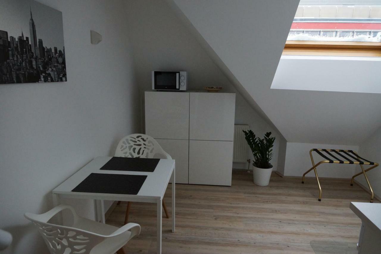 Maisonette Apartment Am Bahnhof - Adults Only Innsbruck Kültér fotó